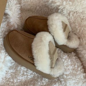 Chestnut Ugg Slippers Disquette Style - Never Worn